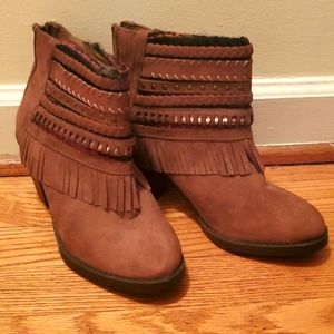 Mudd Size 7.5 Brown Ankle Boots